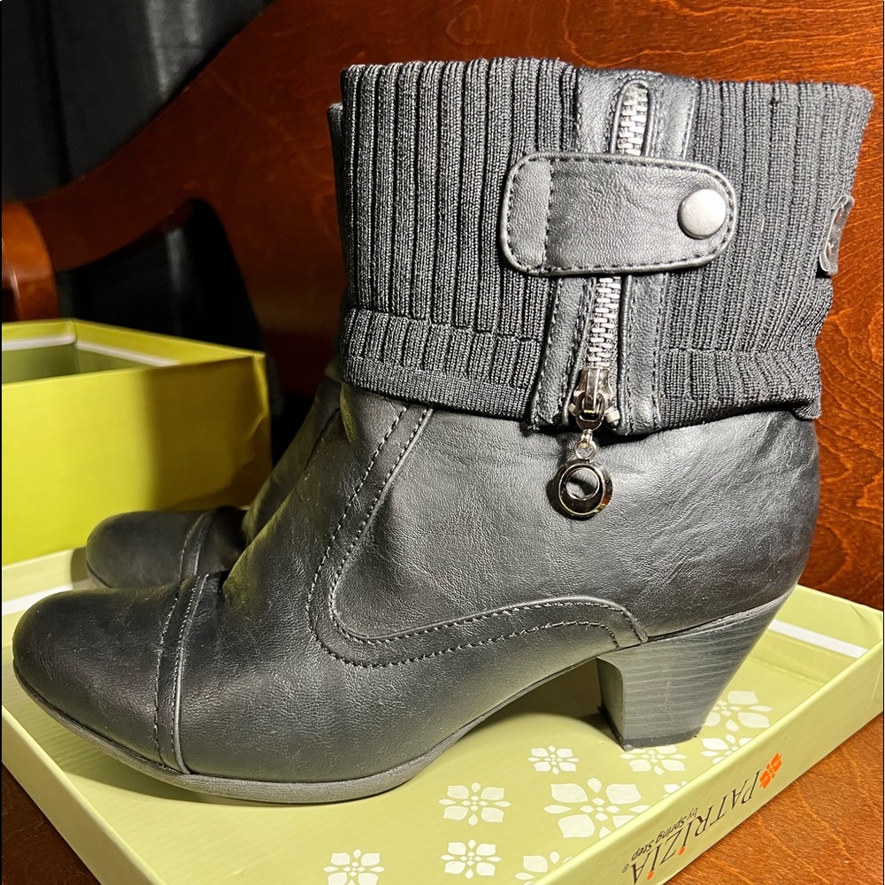 Black boots, size 9